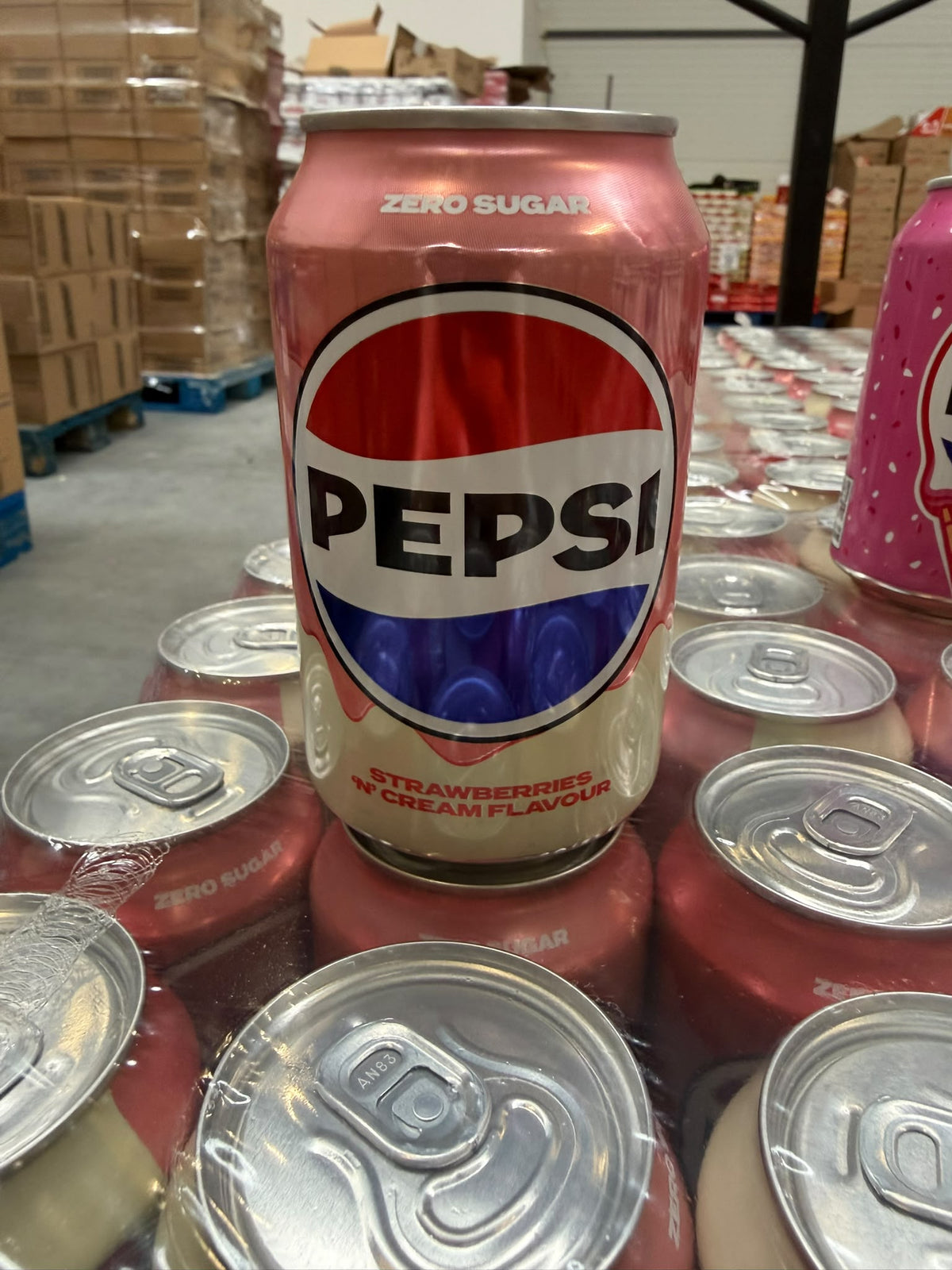 Pepsi Strawberries Cream Flavour Zero Sugar, 330 ml